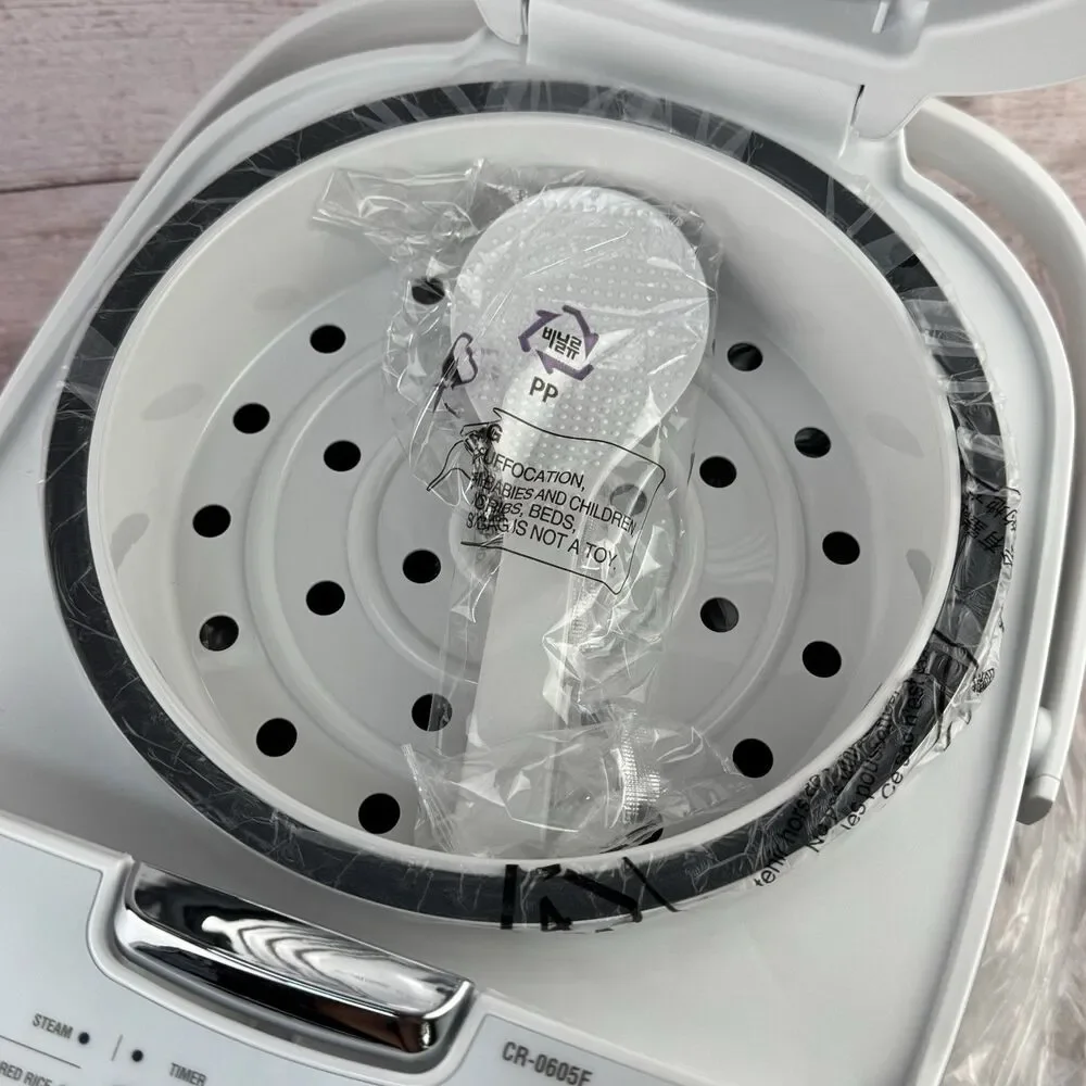 Cuckoo CR 0632F 6 Cup Micom Rice Cooker White Silver Steamer Tray Open Box